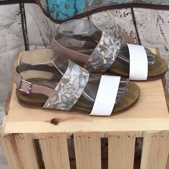 A. Giannetti Womans Lagetta Size 6 Adjustable Slingback Shell Pink Beach Print S - Picture 2 of 10